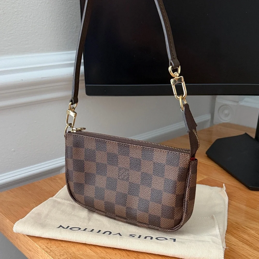 Louis Vuitton Damier bucket pochette Pouch - Picture 1 of 10